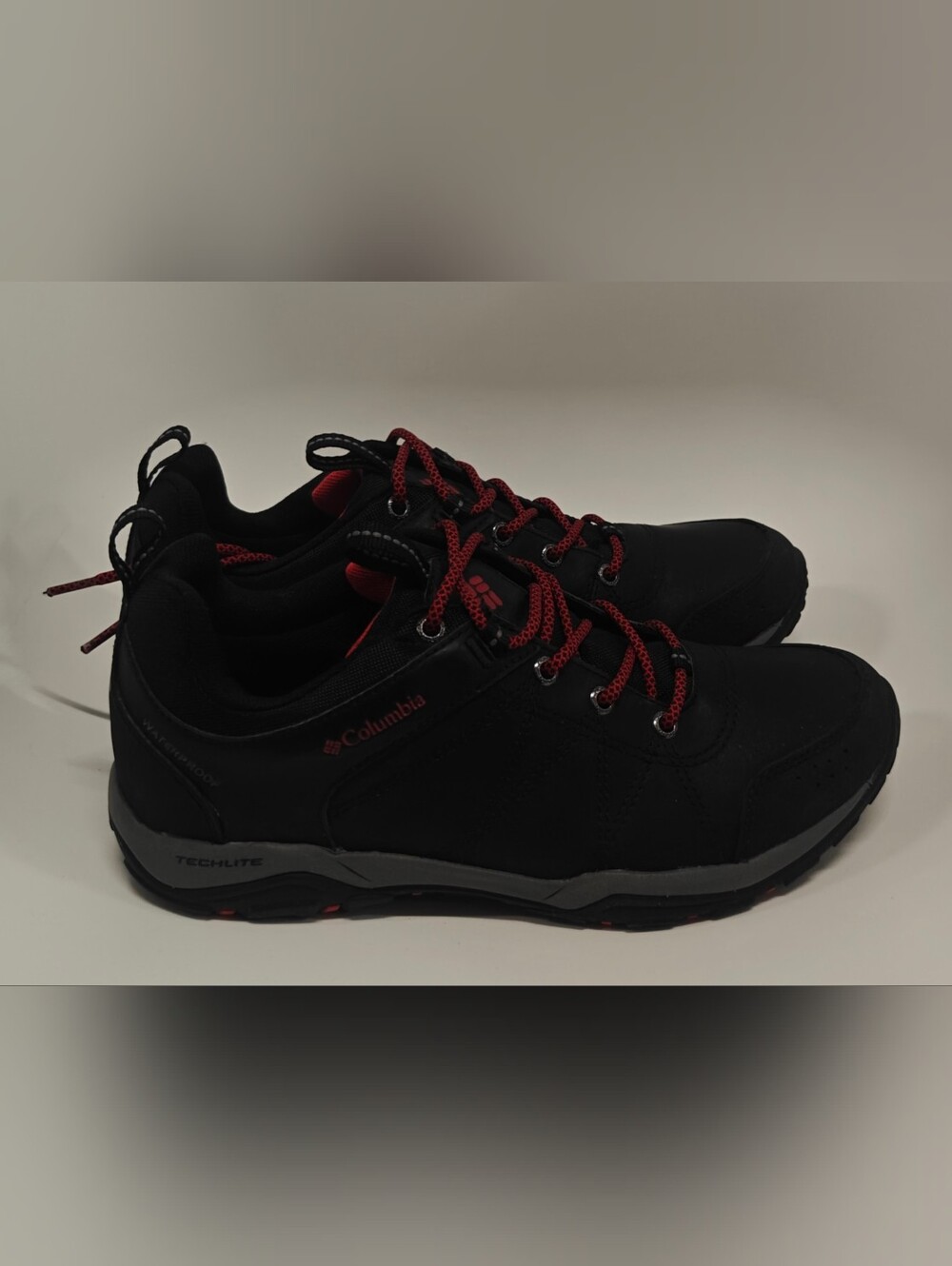Columbia Fire Venture Low Womens Waterproof Hiking Shoes Size 10.5 Trail Sneaker